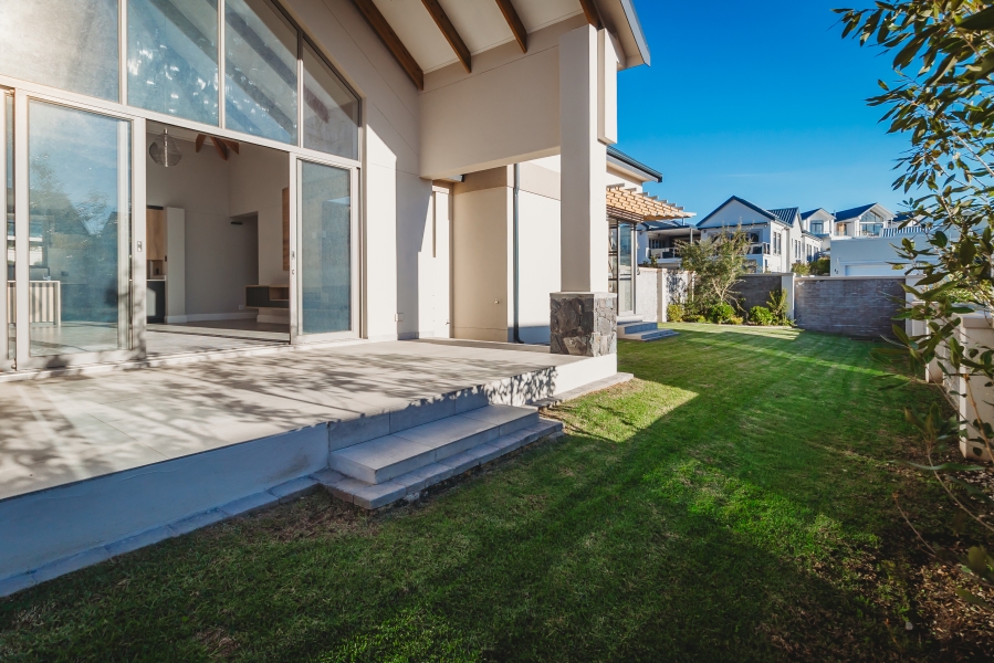 4 Bedroom Property for Sale in Kingswood Golf Estate Western Cape